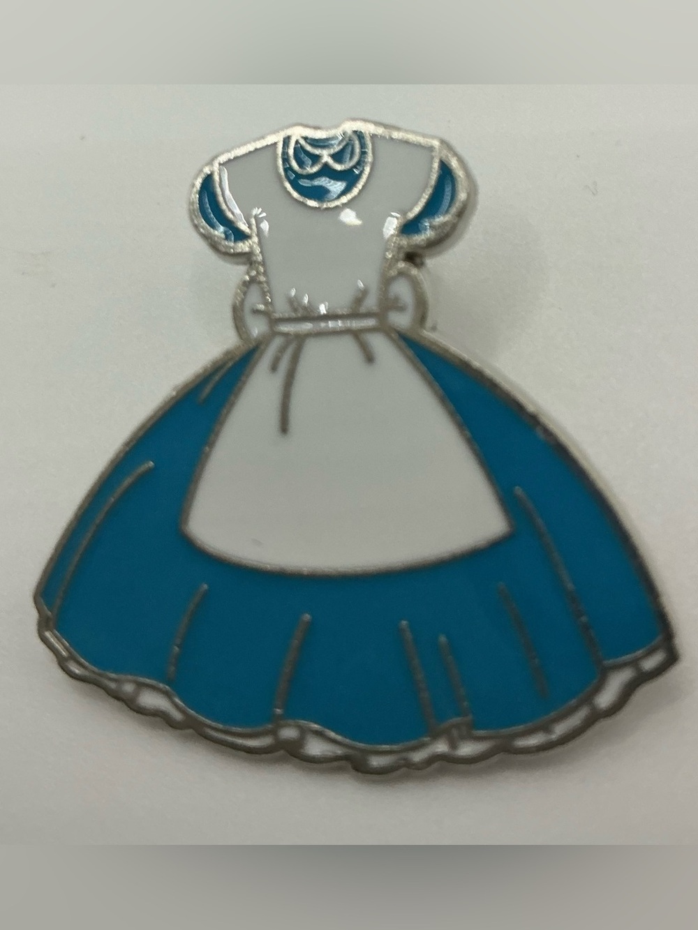 2017 DISNEY ALICE IN WONDERLAND PIN ALICES BLUE DRESS